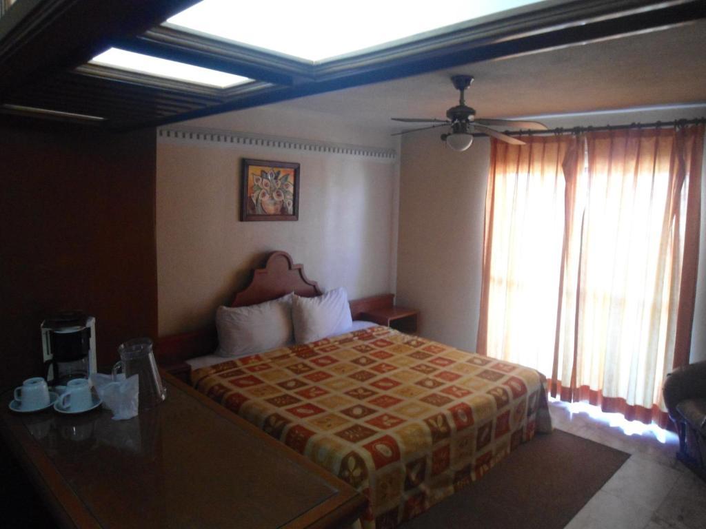 Hotel Villa Cahita Los Mochis Extérieur photo